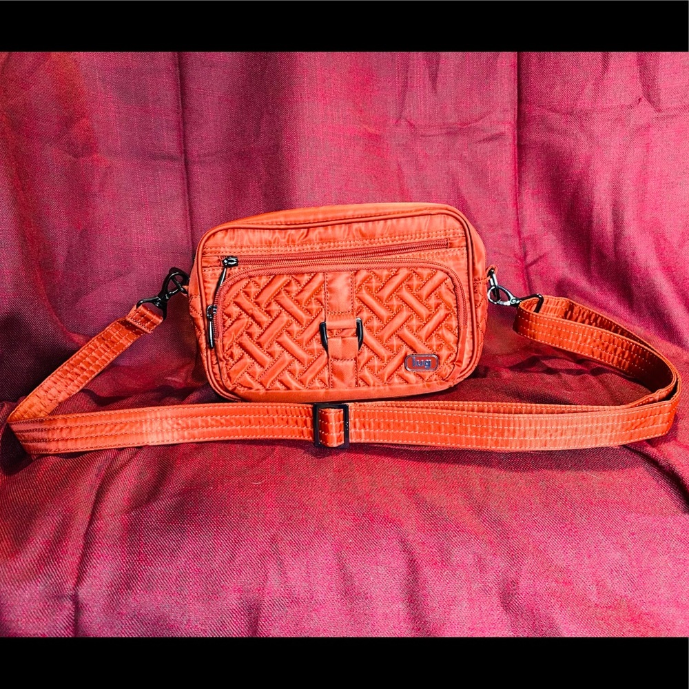 Lug Carousel